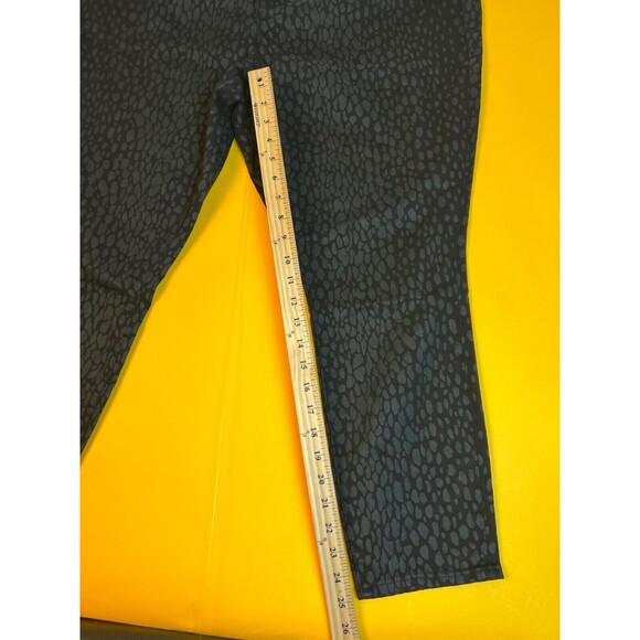 Good American Good Legs Crop Leopard Jeans Womens 24 Black Printed High Rise NWT - Picture 7 of 10